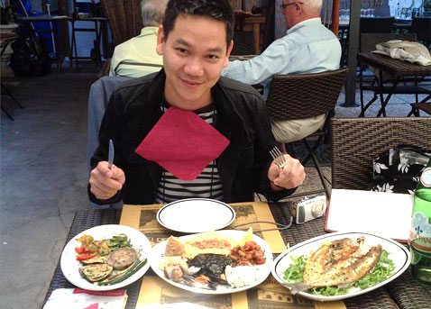 Pic-Enjoy-Eating-Western-Food1