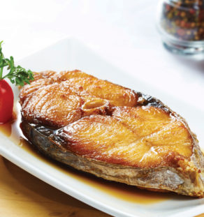 Deep fried king mackerel with fish sauce