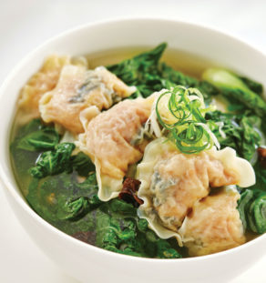 Hong kong style with pork shrimp and crab jumbo wottons soup