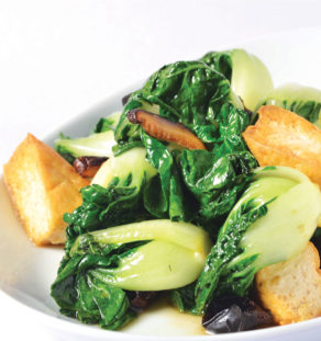 Sautéed chinese cabbage with mushroom and tofu